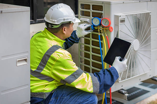 Professional Emergency Hvac technician working in Bay Shore, NY